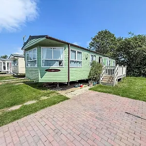  Campsite Lovely Caravan For Hire With Decking At Skipsea Sands In Yorkshire Ref 41015wf